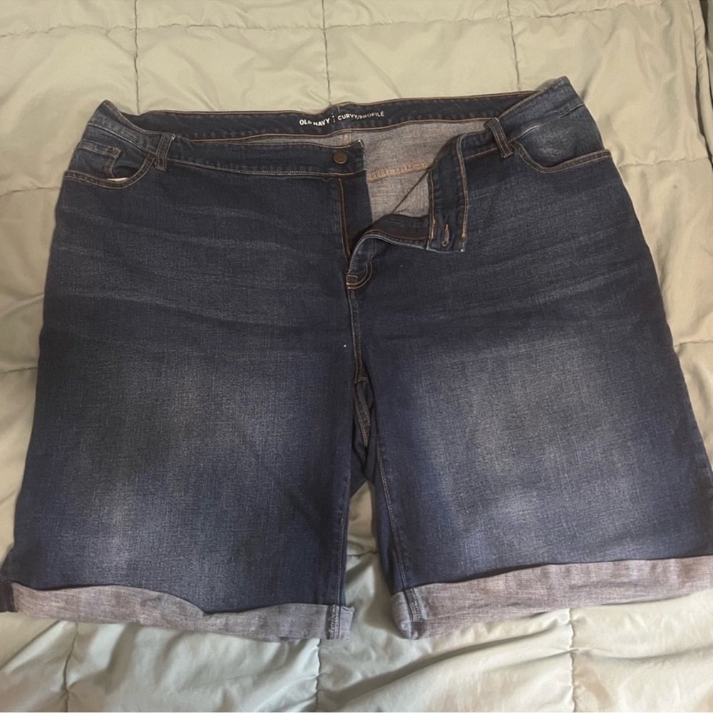 Old Navy Women’s Plus Size 26 Jean Shorts